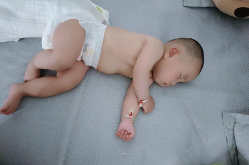 博尔塔拉蒙古宝宝积食发烧怎么处理